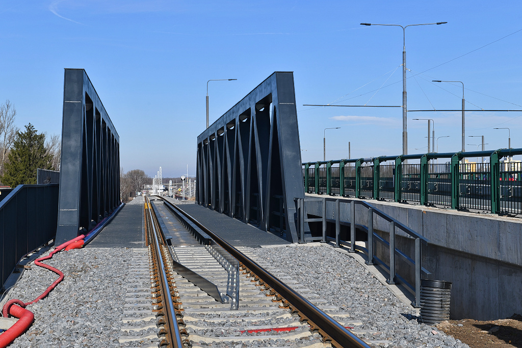 Nov most (2021) pes eleznin koridor na trati Rosice nad Labem - Chrudim