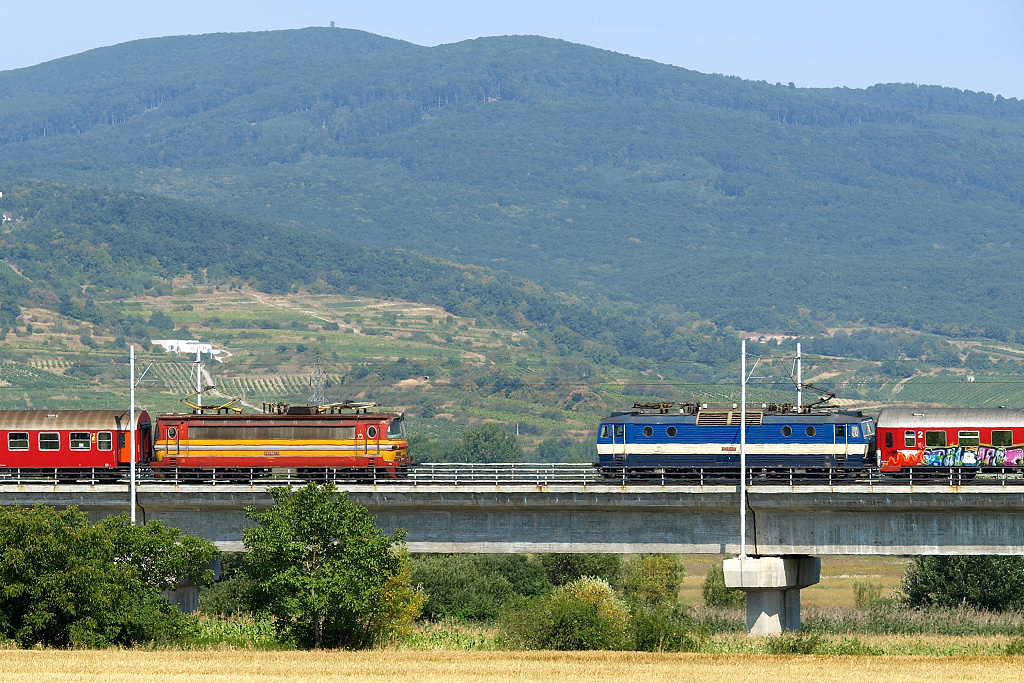 240.087 enkvick estakda (27.7. 2007) - protijedouc 362 smujc do Bratislavy  