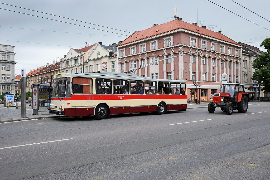 Trolejbus 14Tr typick pro Hradec v 80tch letech 