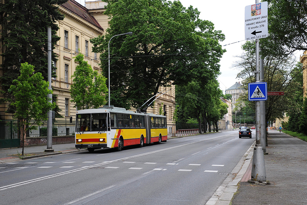 Jet do nedvna byl tento typ trolejbusu (koda Tr15) k vidn bn v hradeckch ulicch