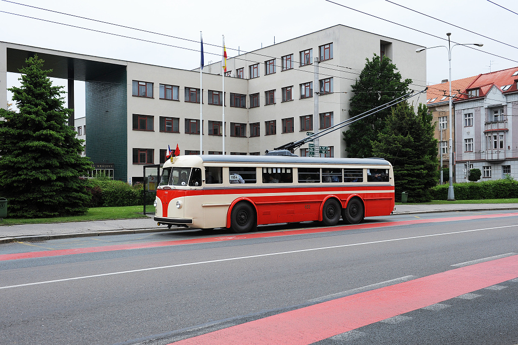 Trolejbus TATRA T 400/III na zastvce Magistrt msta, dv KNV