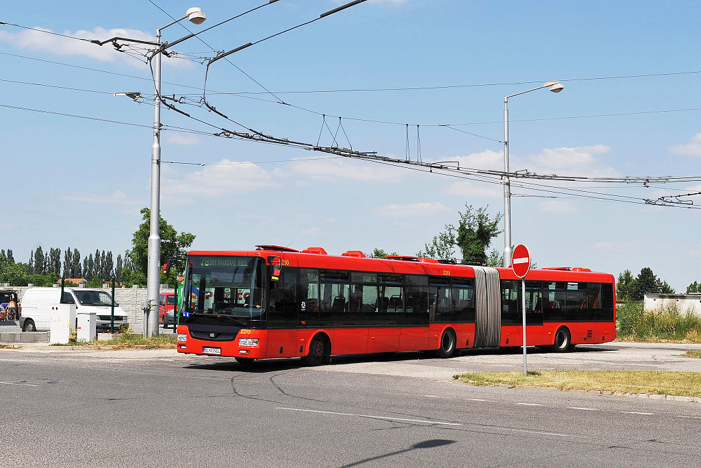 2210 Bratislava (8.7. 2013) - SOR NB 18 City na lince 78 vyr z konen stanice ilisk