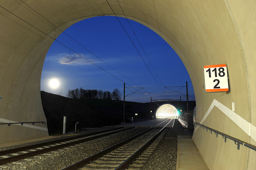 Votick/Olbramovick tunel (25.4. 2013) - sek Votice - Olbramovice (dlka 588/480 m)