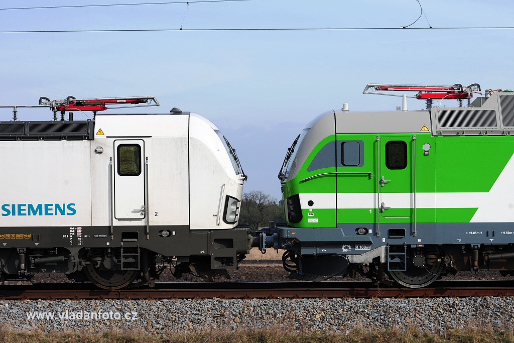 Porovnn el lokomotiv - pro evropsk trh (vlevo) a pro Finsk eleznice