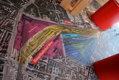 Fotomapa cel stavby na podlaze v infocentru