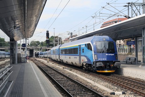 D RailJet 80 91 001 ve stanici Wien Meidling (25.7. 2014)