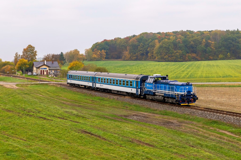 743.208 Holice zastvka (26.10. 2024) - v seku vylouenm pro osobn dopravu