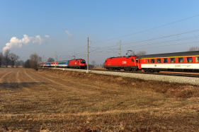 1216.240 eany nad Labem - Lhota pod Pelou (26.2. 2011) Pravideln potkvn dvou EC u ean nad Labem nen nic vyjmenho, druh lokomotiva 1216.235 