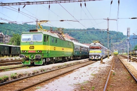 163.081 Dn (7.8. 1995) - spolen s 460.079 a 163.092