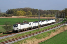 193.823 Velim (16.4. 2015) - spolen s 193.930 a 170.020+021+034