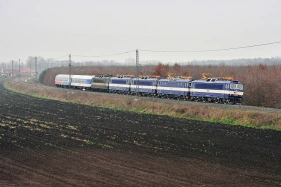 363.103 Velim (29.11. 2014) spolen s 363.104,142,138,106 a dvma mcmi vozy