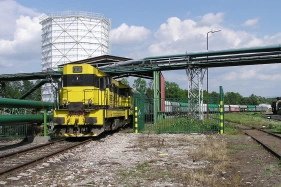 741.503 esk Mezi (15.8. 2004) - spolen s 742.520  