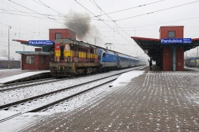 742.314 Pardubice (2.12. 2014) - spolen s 1216.234 RailJet EC 73 