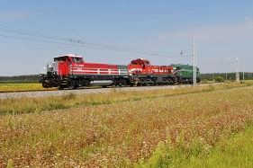 744.001 Velim (1.8. 2012) - spolen s 774.702, 753.601