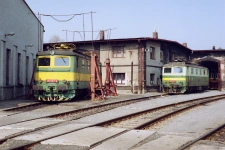 141.037 Hradec Krlov, depo (4.3. 1997) - spolen s 141.045